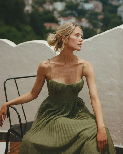 Olivia –  Vestido elegancia moderna con espalda descubierta